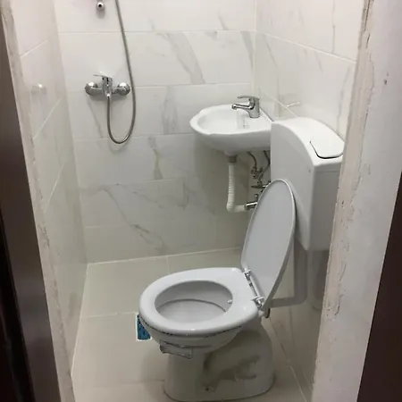 Casa Vacanza Durres94 게스트하우스 *